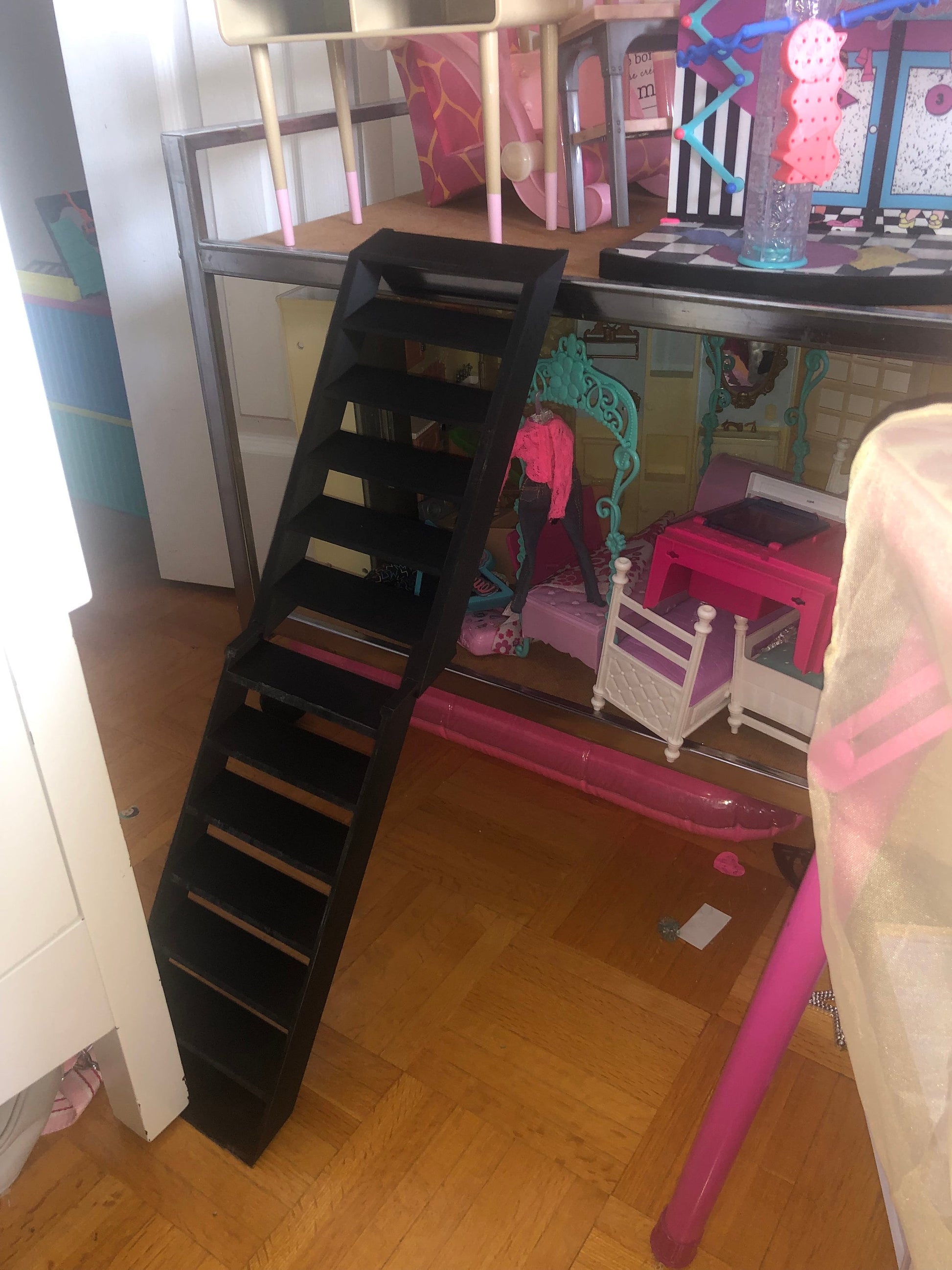 1/6 , miniature stairs, dollhouse, dollhouse stairs 5 inches (140 mm) wide please see the photos have all the dimensions in mm and inches